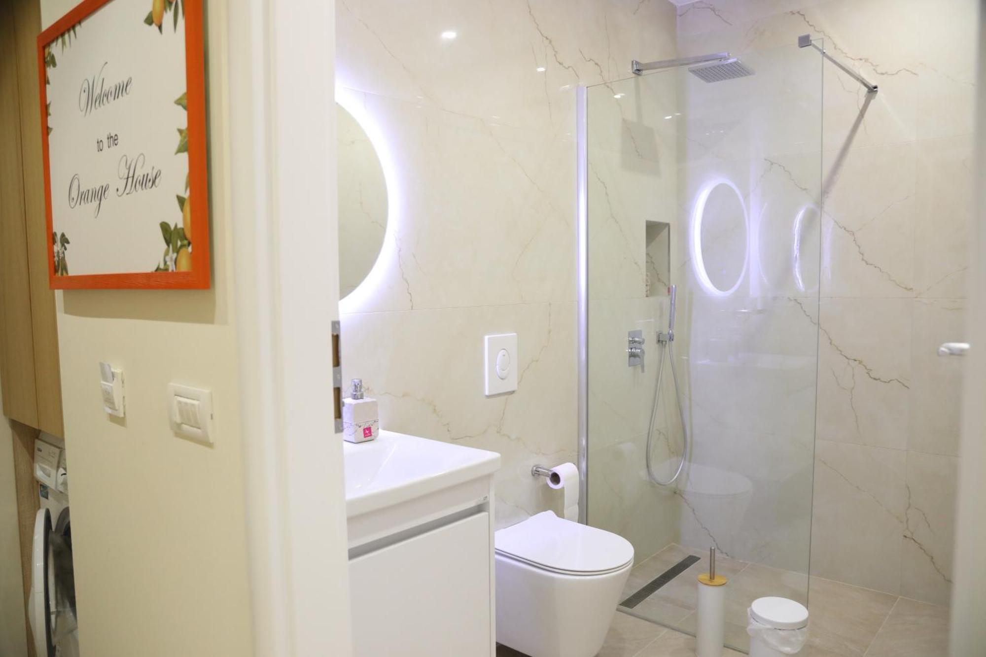 Center Cozy Modern 9/b * Tirana